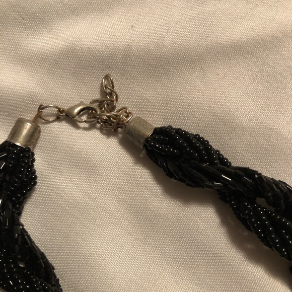 Black necklace - Picture 3 of 4